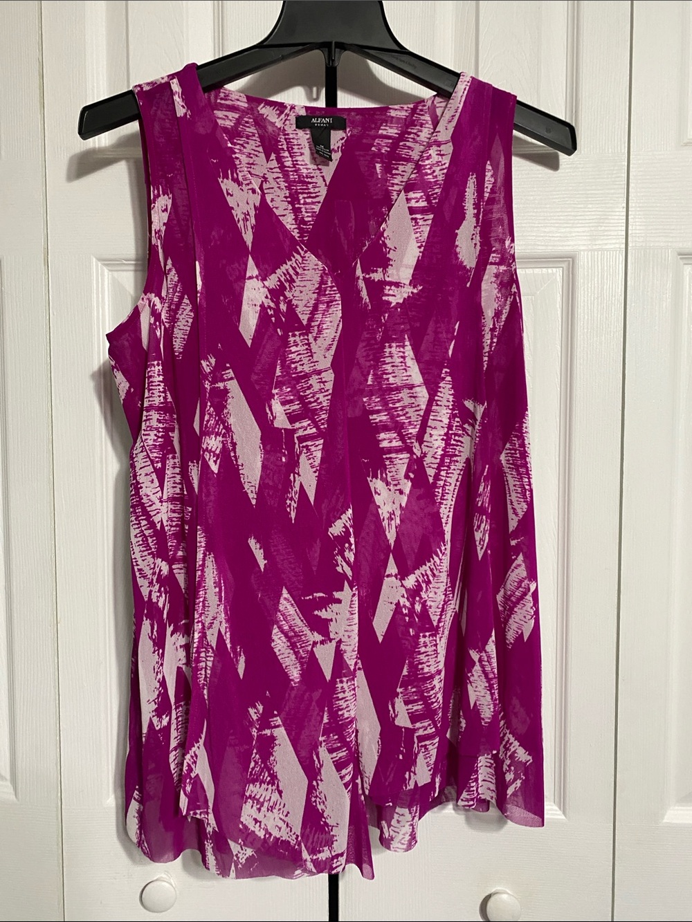 Alfani lightweight Sleeveless V-Neck Tank Top shirt blouse Size 1X